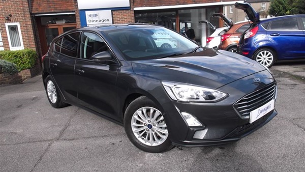 Ford Focus TITANIUM 1.0T ECOBOOST 125PS 5DR Manual