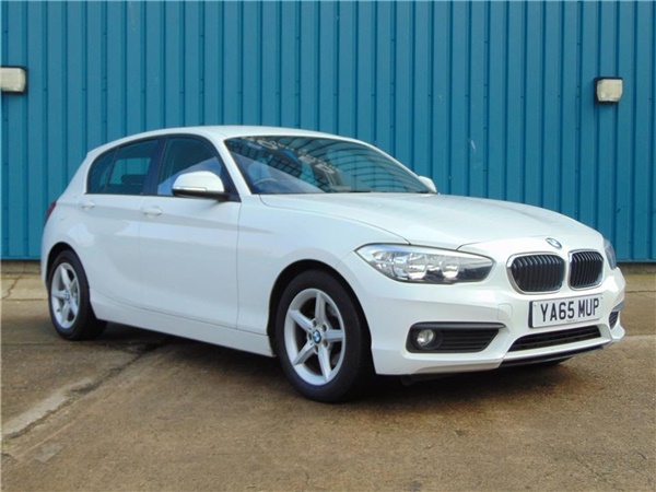 BMW 1 Series EfficientDynamics Plus 5dr with Sat Nav and