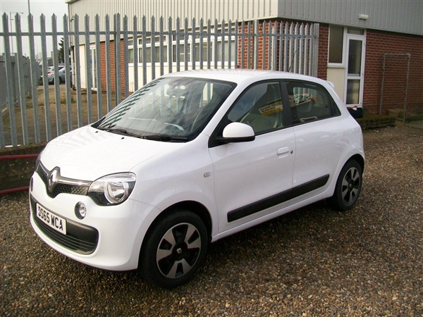 Renault Twingo 1.0 SCE Play 5dr LOVELY IN WHITE !!! AIR