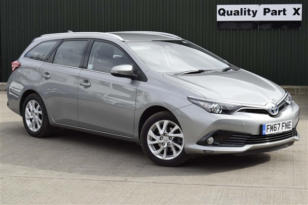 Toyota Auris 1.8 VVT-h Icon Tech Touring Sports CVT (s/s)