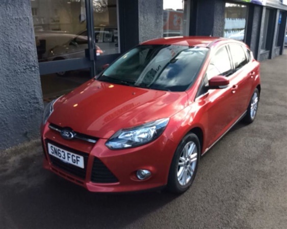 Ford Focus 1.0 TITANIUM 5d 124 BHP