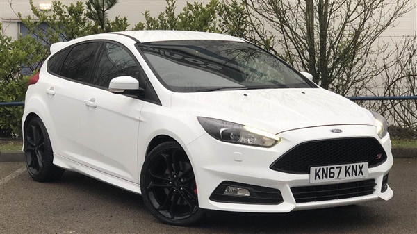 Ford Focus 2.0T EcoBoost ST-3 Navigation 5dr