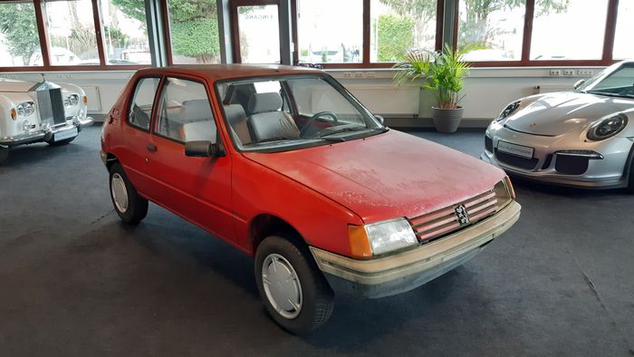 Peugeot - 205 XE - original  km - NO RESERVE - 