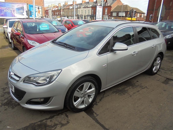 Vauxhall Astra 1.6 CDTi ecoFLEX SRi Sport Tourer (s/s) 5dr