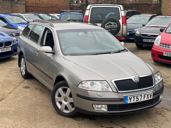 Skoda Octavia 1.6 FSI Elegance Estate 5dr Petrol Manual (158