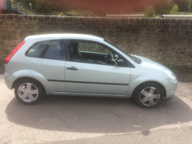 Ford Fiesta low mileage £375 grab a bargain