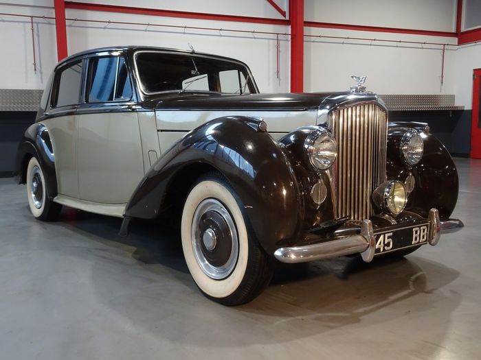 Bentley - R Type (Mark VII) 4.6L Sunroof Saloon - 
