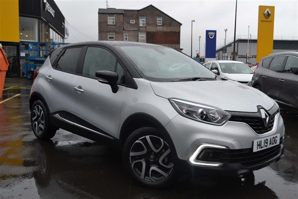 Renault Captur 1.5 dCi Iconic SUV 5dr Diesel (s/s) (90 ps)