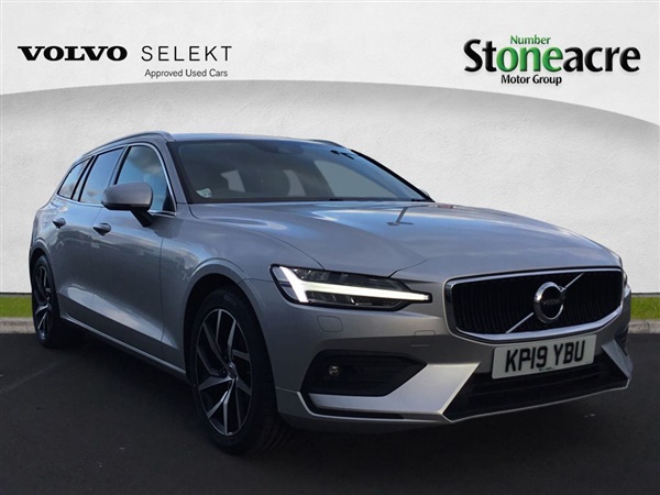 Volvo V D] Momentum Pro 5dr