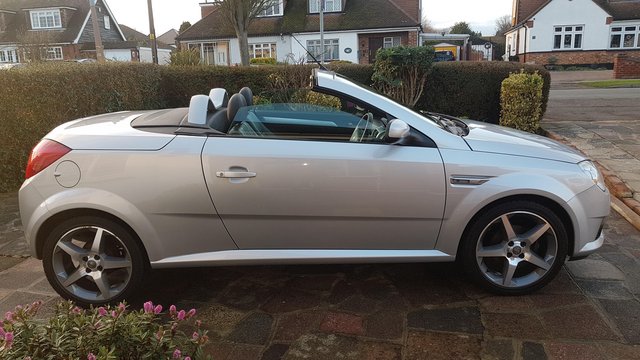 Vauxhal  Tigra Convertible () Very Low Mileage