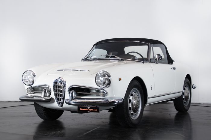 Alfa Romeo - Giulia Spider 