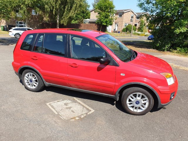 Ford Fusion Zetec in Red 1.4L 