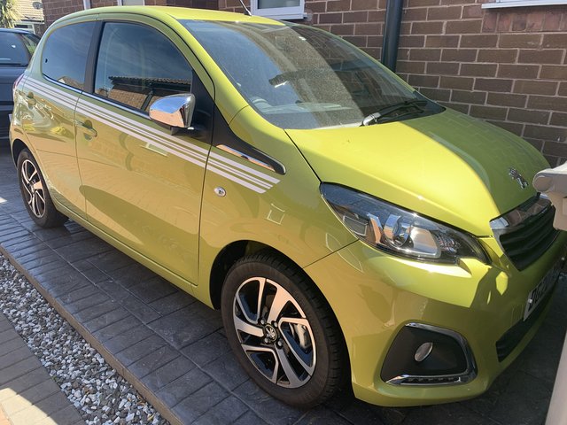 Peugeot 108 collection 20 plate for sale