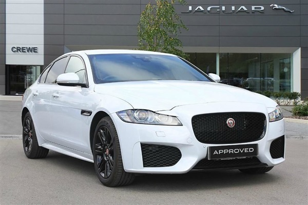 Jaguar XF 2.0 i4 Diesel (180PS) Chequered Flag Auto
