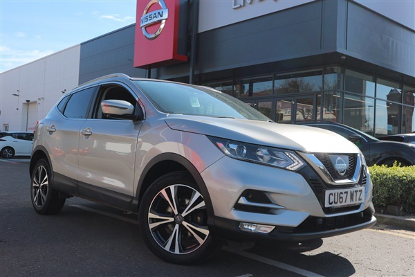 Nissan Qashqai 1.6 dCi N-Connecta SUV 5dr Diesel XTRON (s/s)