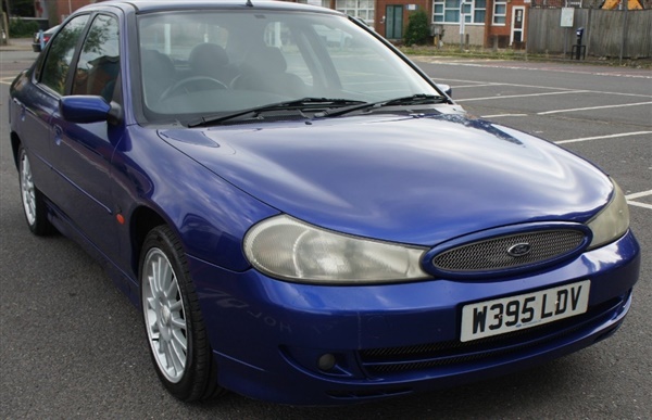 Ford Mondeo ST200