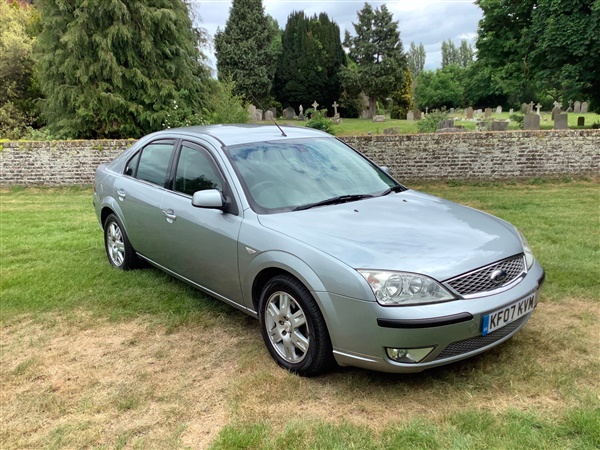 Ford Mondeo 2.0TDCi 130 Ghia 5dr [Euro 4]