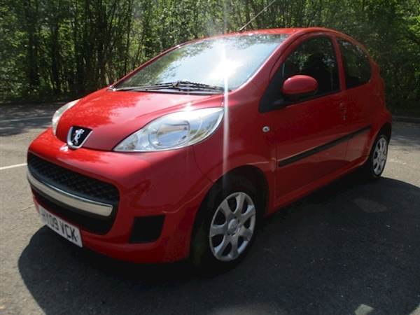 Peugeot  Urban Hatchback 1.0 Manual Petrol