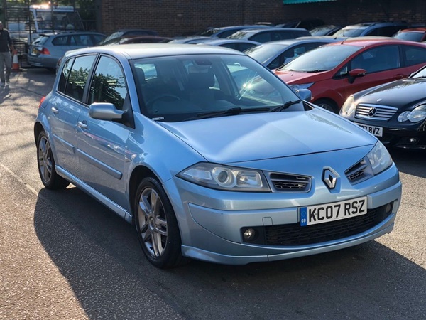 Renault Megane 2.0 dCi GT 5dr