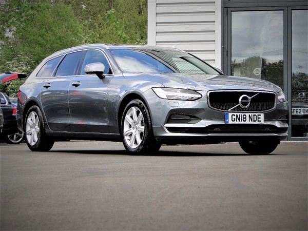 Volvo V90 D4 MOMENTUM Auto