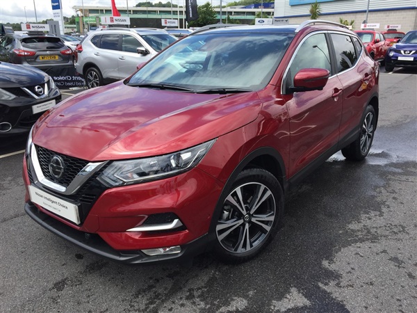 Nissan Qashqai 1.5 dCi 115 N-Connecta 5dr [Glass Roof Pack]