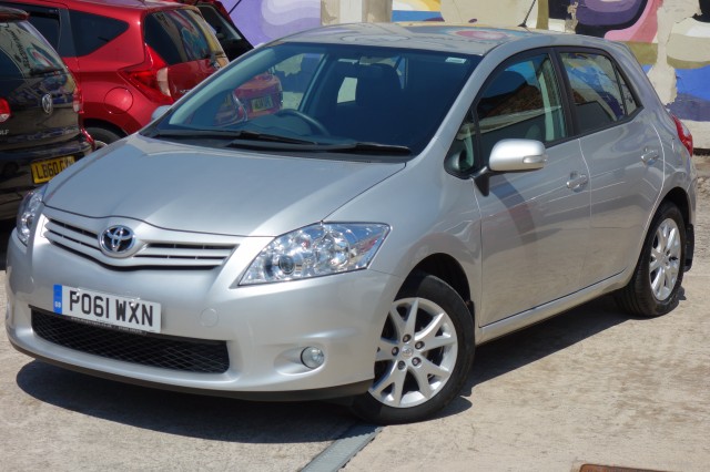  TOYOTA AURIS