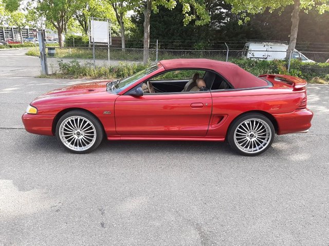 Ford Mustang GT convertible red 5.0 HO  km 