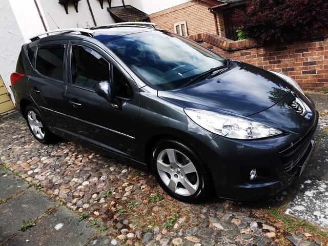  Peugeot 207sw 1.6 VTI Allure exceptionally Low Mileage