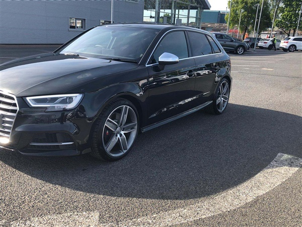 Audi S3 2.0 TFSI Sportback S Tronic quattro (s/s) 5dr Auto