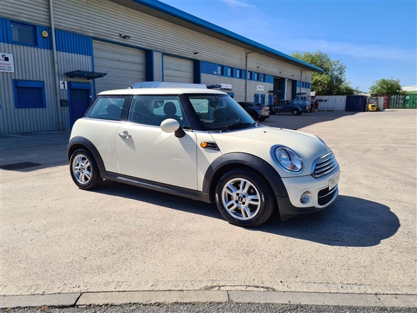 Mini Hatch 1.6 Cooper D (Chili) 3dr