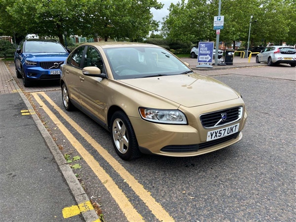 Volvo S S 4dr