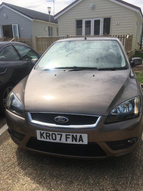 FORD FOCUS COUPE BRONZE