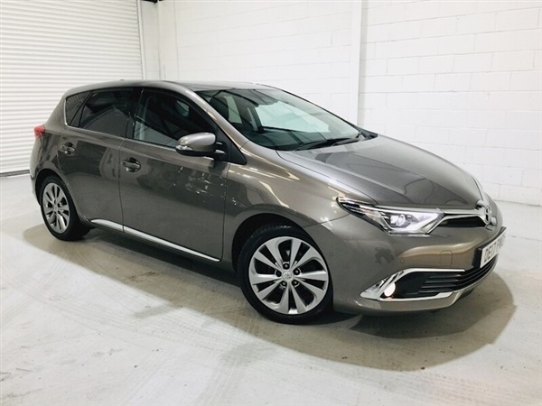 Toyota Auris Auris Vvt-I Excel Tss Hatchback 1.2 Manual