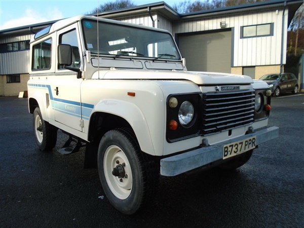 Land Rover Defender 90 COUNTY STATION WAGON 2.5 DIESEL
