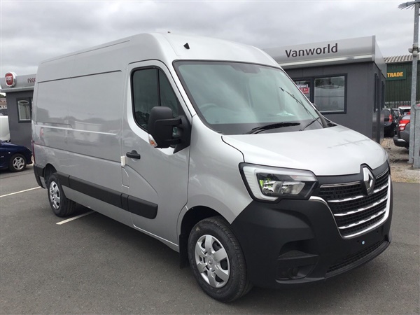 Renault Master MM35dCi 135 Business+ Medium Roof Van