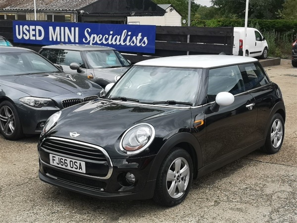 Mini Hatch COOPER SAT NAV & HIGH SPEC