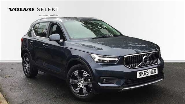 Volvo XC40 (Powered Tailgate, Park Assist) Auto
