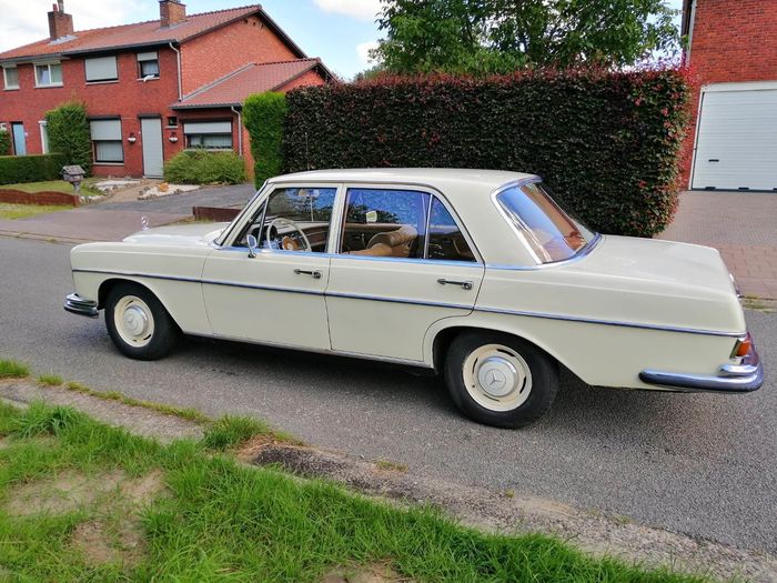 Mercedes-Benz - 250S - 