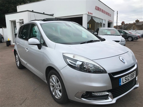 Renault Scenic 1.5 dCi Dynamique TomTom 5dr EDC