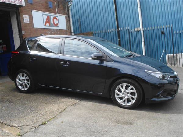 Toyota Auris 1.2T Icon TSS 5dr