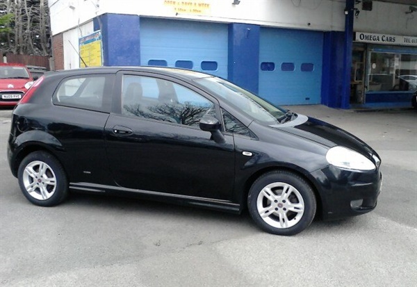 Fiat Punto 1.4 DYNAMIC SPORT 3DR SEMI AUTOMATIC