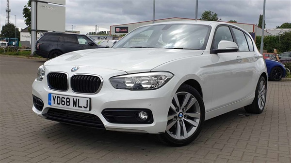 BMW 1 Series 118i [1.5] Sport 5dr [Nav/Servotronic] Step