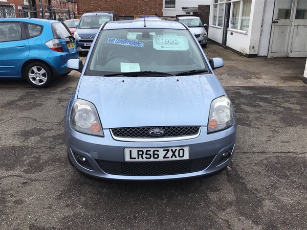 Ford Fiesta 1.4 Ghia 5dr