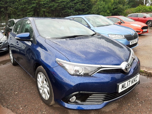 Toyota Auris 1.2 VVT-i Business Edition (s/s) 5dr (Safety