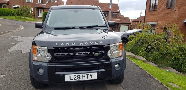 Discovery 3 HSE 2.7 V6 full service history.