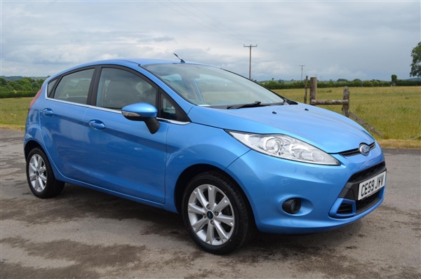 Ford Fiesta 1.25 Zetec 5dr [82].....LOW MILEAGE....LOVELY