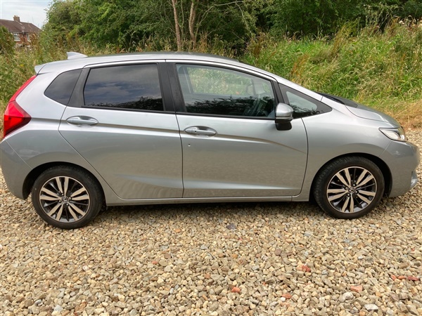 Honda Jazz 1.3 EX 5dr CVT only done 10 k from new