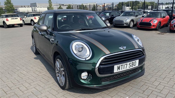 Mini Hatch 1.5 Cooper Seven 5dr Auto [Chili Pack]