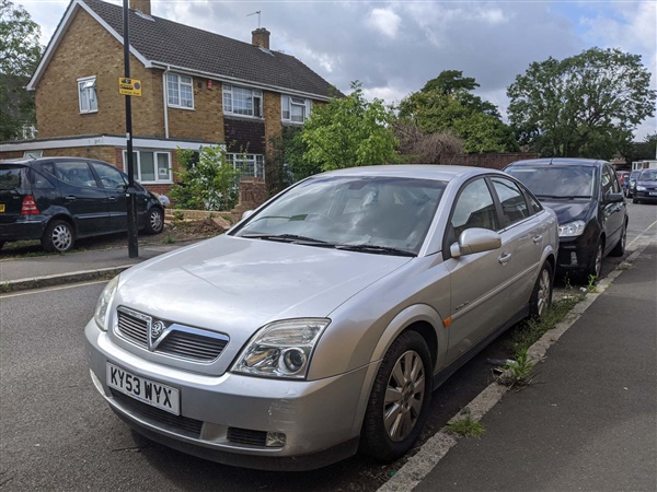 Vauxhall Vectra 2.2 i 16v Elegance 5dr Auto