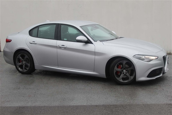 Alfa Romeo Giulia 2.2 TD Speciale Auto (s/s) 4dr